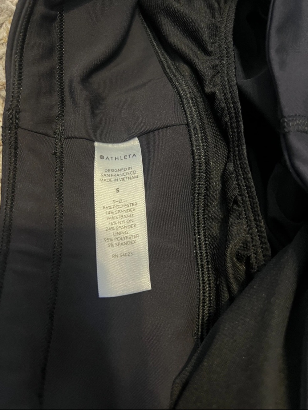 Athleta Black Run With It 4.5” Shorts Active Running Hiking Trail Gorp Women’s - Picture 8 of 8